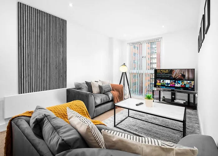 Beautiful City Centre - 1 Bedroom Apt With Secure Parking - Top Rated - 85Cc