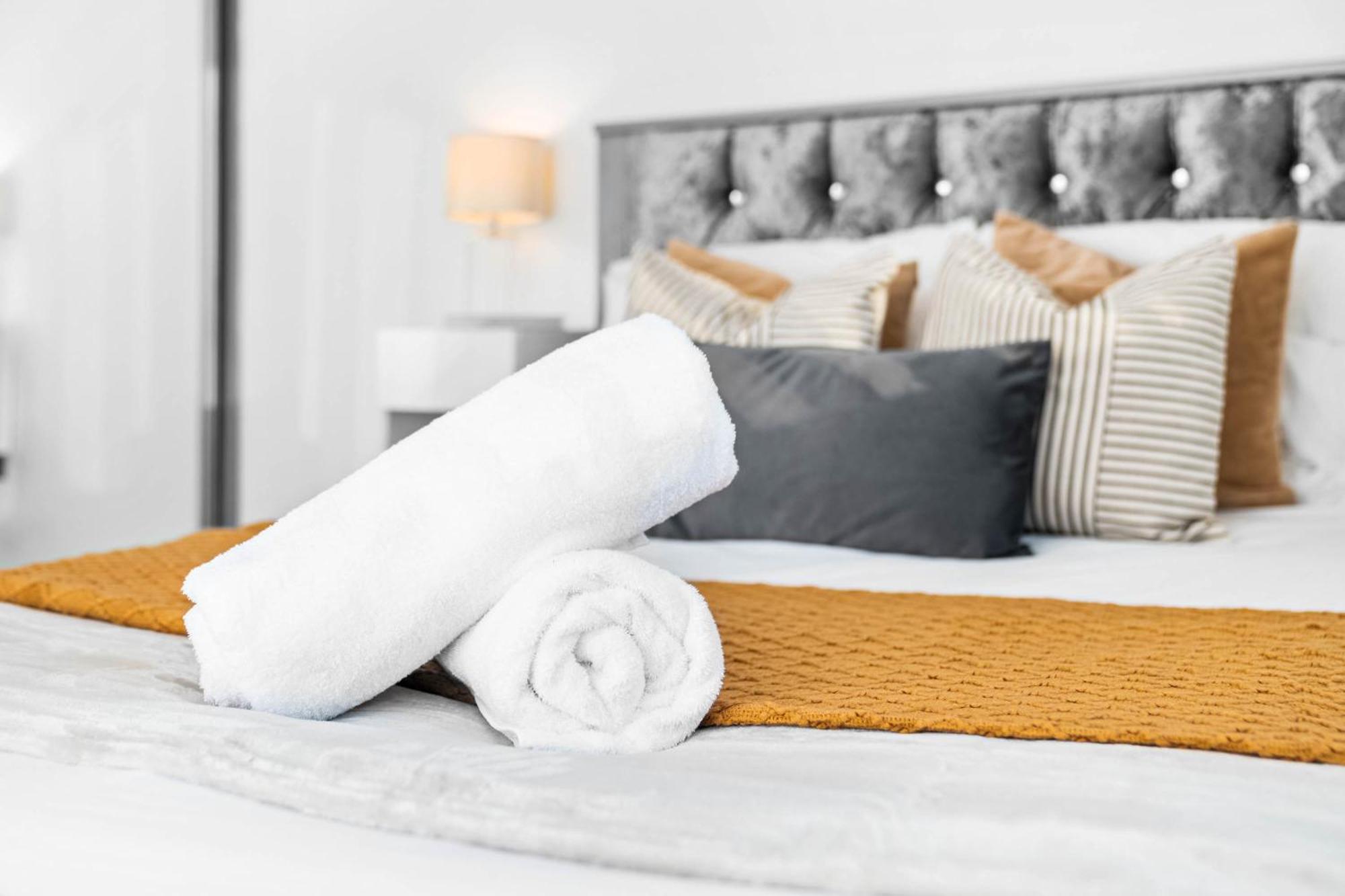 Apartment Beautiful Centre - 1 Bedroom With Secure Parking - Rated - 85cc Birmingham