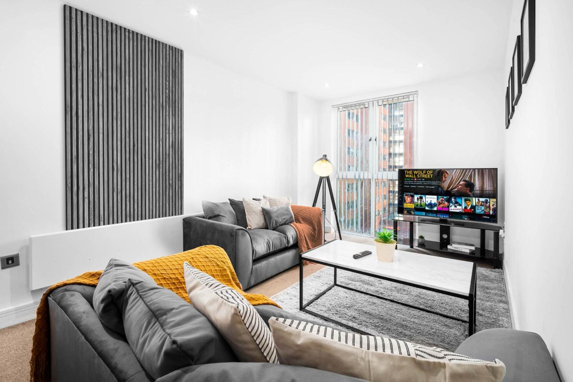 Apartment Beautiful Centre - 1 Bedroom With Secure Parking - Rated - 85cc *