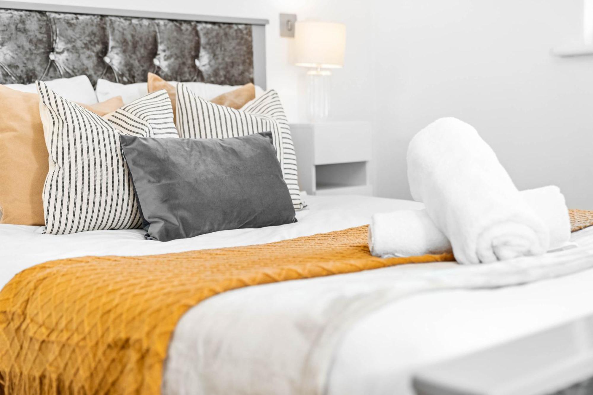 Beautiful Centre - 1 Bedroom With Secure Parking - Rated - 85cc * Birmingham
